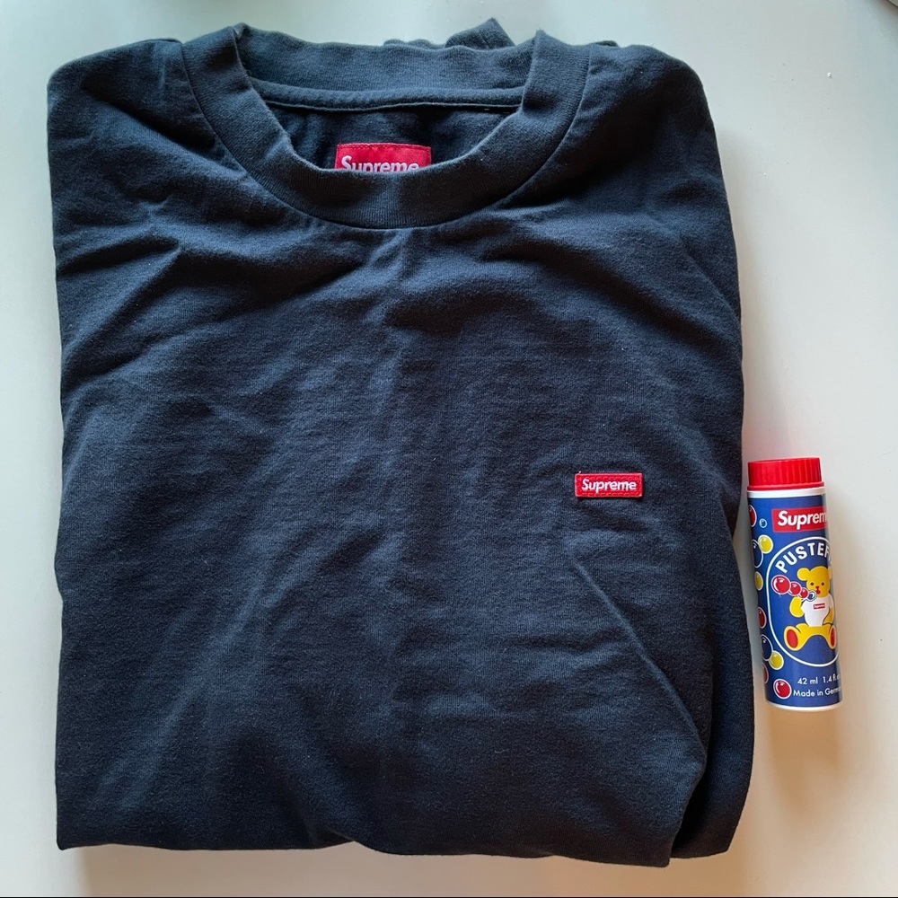 Supreme small box L/S tee in Navy